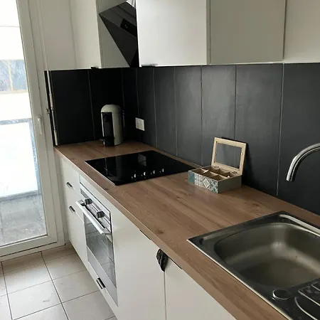 Apartment Beautiful Close To Transport La Courneuve