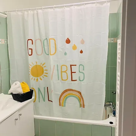 Beautiful Apartment Close To Paris And Transport דירה לה קורנב