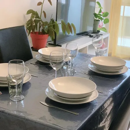 Beautiful Apartment Close To Paris And Transport דירה *