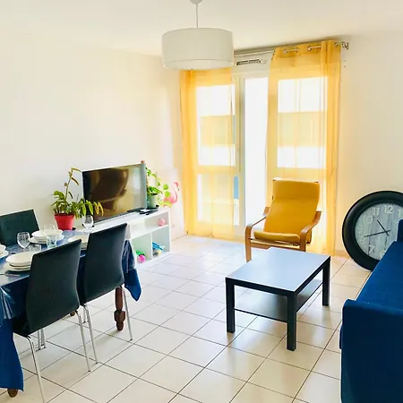 Beautiful Apartment Close To Paris And Transport דירה לה קורנב